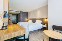 Starway Hotel (Baoji Administrative Center)