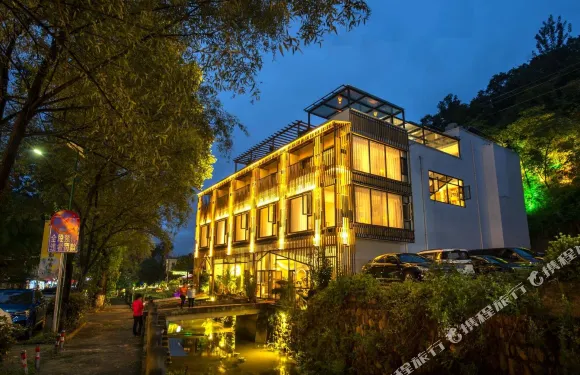 重渡溝溪上鵲鳴民宿