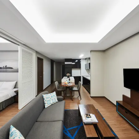 Felix by Stx Hotel & Suite