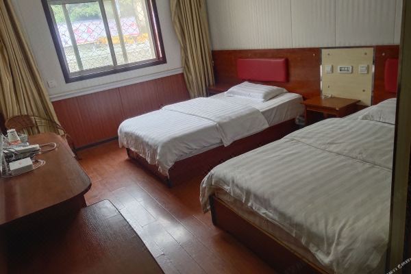 康县宏丽洋宾馆