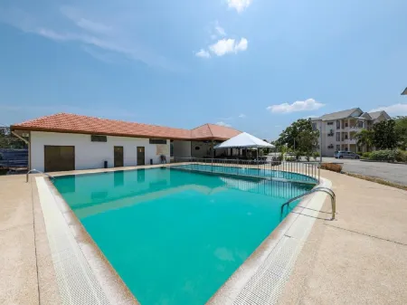 Seri Bayu Resort Hotel Отели рядом с достопримечательностью «Баган Лаланг Кэмпзит»