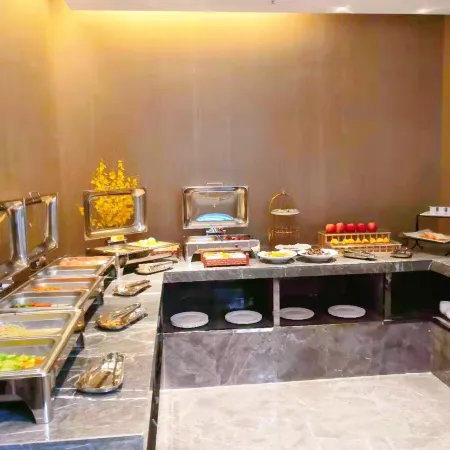 Homeinn Hotel (Xuchang Railway Station Fat Donglai Life Plaza)