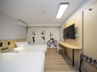 海友酒店(北京蒲黄榆地铁站店) - 零压-趣味胶合板双床房