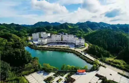 Dabeishan Resort Отели рядом с достопримечательностью «Huang Manzhai Waterfall»