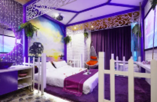 Pinai Film Theme Hotel (Beijing International Trade Baiziwan Subway Station)