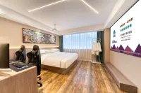 ReMAX Esports Hotel (Ningbo East New City Cultural Square Branch)