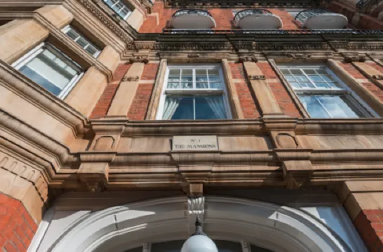 1 號宅邸公寓 - 曼斯利酒店