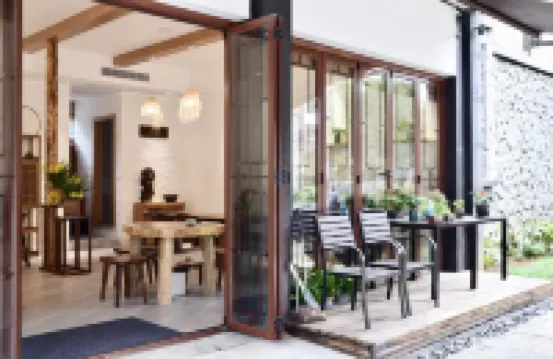 峨眉山霏林印民宿