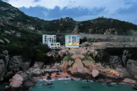 Floral Hotel · Listening to the sea Hotel
