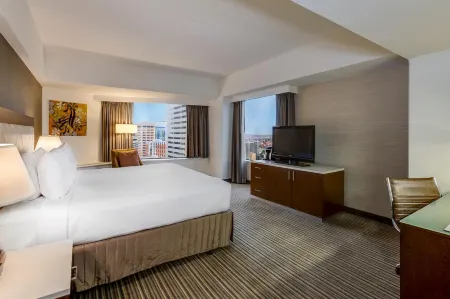 Crowne Plaza Seattle-Downtown Отели рядом с достопримечательностью «Кафедральный собор Сейнт Марк Эпископал»