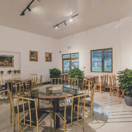Xinglong Forest Country Residence