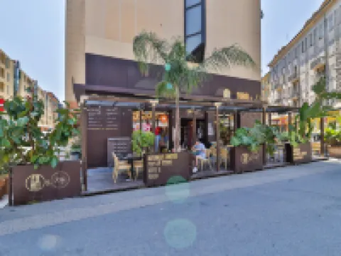 โรงแรมดูปินนิซเฝอร์ต โรงแรมใกล้Coco Beach