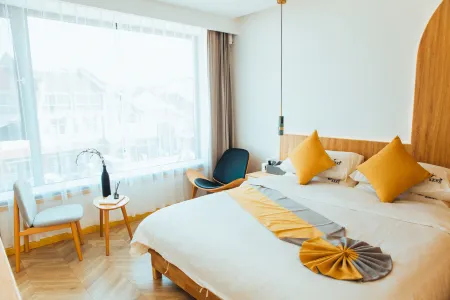 Jiuhua Mountain Yue Xuan homestay Отели в г. Цинъянь