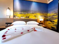 Chenggu liquor building Hotels in Chenggu