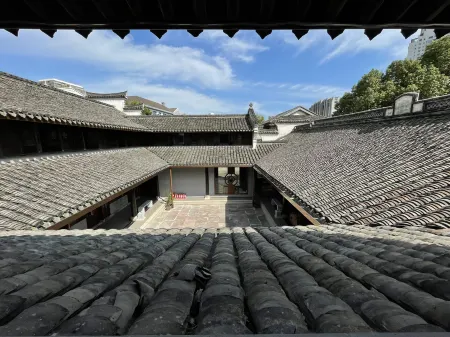 Ningjing Hotel (Ningbo Tianyi Square Chenghuang Temple)