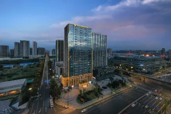 Vienna International Hotel (West square of Chengdu East Railway Station)