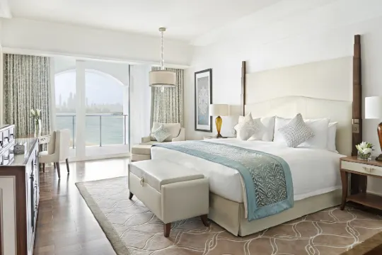 ウォルドーフ アストリア ドバイ パーム ジュメイラの客室の様子