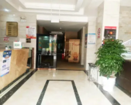 Jinlongjie Business Hotel (Xiangyang Huopai)