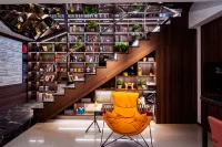 Xing Zhe Designer Homestay (Cheng Wall Hepingmen Subway Station)