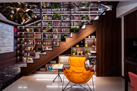 Xing Zhe Designer Homestay (Cheng Wall Hepingmen Subway Station) Отели рядом с достопримечательностью «Jingyugou Scenic Resort, Xi'an»