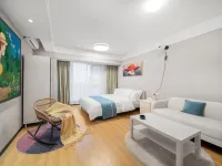Shangyuan Boutique Stay Movie Apartment (Zhongjiacun Subway Station Guiyuan Temple) Hotels near Guiyuan Temple