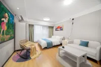 Shangyuan Boutique Stay Movie Apartment (Zhongjiacun Subway Station Guiyuan Temple)