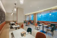 HanTing Hotel (Zhangshu Municipal Government Yaodu Avenue) - Parking