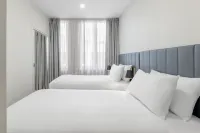 Brady Apartment Hotel Hardware Lane Hotels near Fairbairn Park