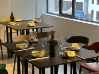 EMOJI YOUTH HOSTEL憶木集宿（陽朔西街灕江店）