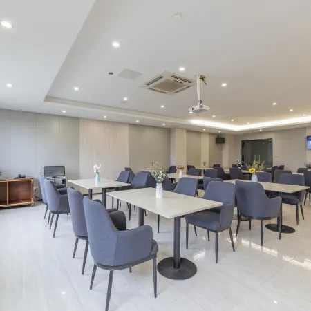 XIYA Hotel (Wenling Jiulong Lake Branch)