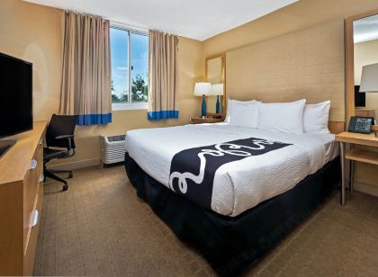La Quinta Inn & Suites by Wyndham West Palm Beach Airport