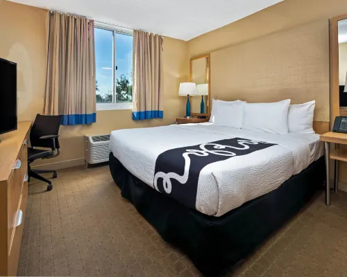 La Quinta Inn & Suites by Wyndham West Palm Beach Airport Hotels in West Palm Beach
