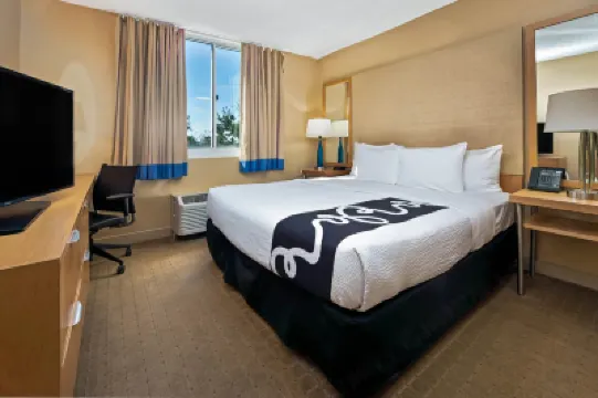 La Quinta Inn & Suites by Wyndham West Palm Beach Airport Hotels near CityPlace