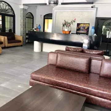 Daddy Dream Hotel and Residence