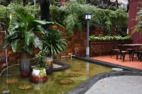 Taoyuan Xifu Hotel (Foshan Zumiao Shiwan Subway Station)