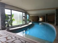 Quzika Hot Spring Resort & Spa - Pools