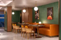 Orange Hotel (Rizhao Huarun Vientiane Mall Rizhao Railway Station Branch)