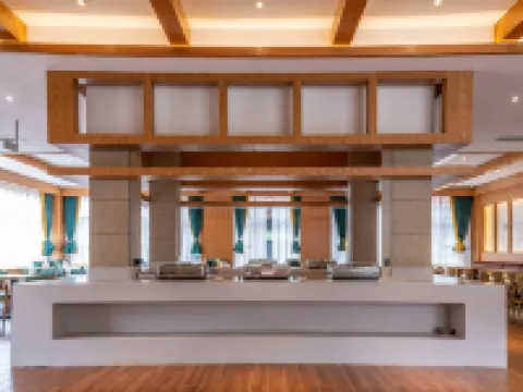 Baimaling Hot Spring Kangyang Sayucheng Hotels in Riwoche County