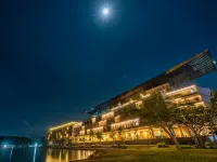 Meruorah Komodo Labuan Bajo Hotels near Pede Beach