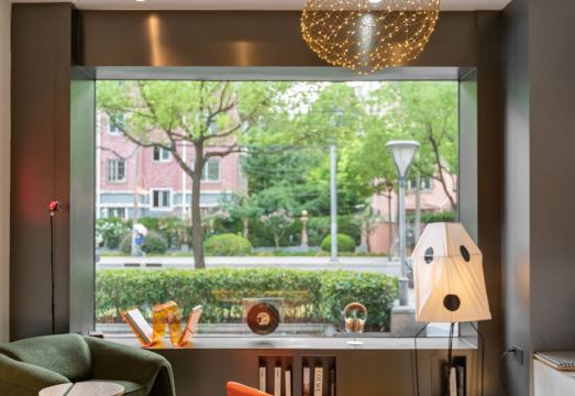 상하이의 현대적인 거리 풍경