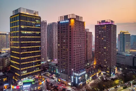 Bestway Hotel (Mutasi Subway Station Wanda ONE) Отели рядом с достопримечательностью «Xi'an Institute Service & Software Science Technology»