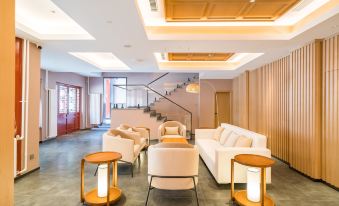 Huazhu Heyuan Siheyuan Light Luxury Hotel (Beijing Beishida Jishuitan Branch)