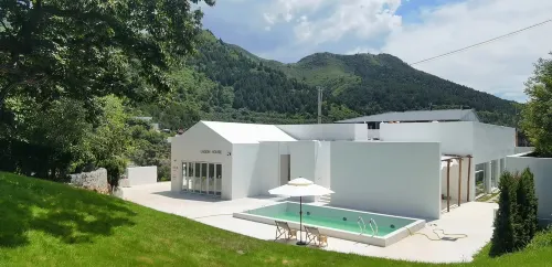 LAGOM HOUSE