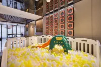 Ease Hotel Yi (Yichang Zhongnan Road Xingfa Square)