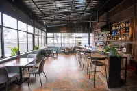 Vibes Hotel & Spa - Bãi đậu xe