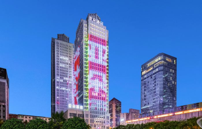 Atour Hotel, located above the fountain in Guiyang's Grand Cross Square
