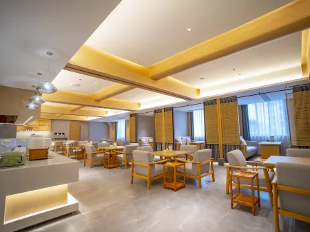 Shizhou Hotel (Mianyang People's Park Central Hospital) Отели рядом с достопримечательностью «Sichuan University of Culture and Arts (Mianyang Campus)»