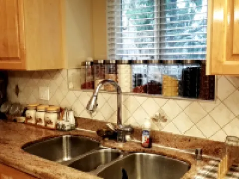 Sally's House バーナビーのホテル