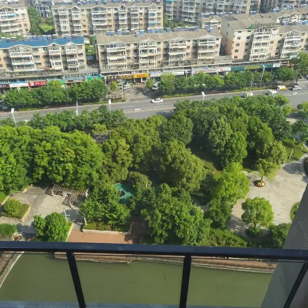 Guangde Lanbowan Apartment