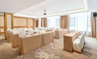 Vienna Hotel(Xingshan High Speed Rail Station Store)